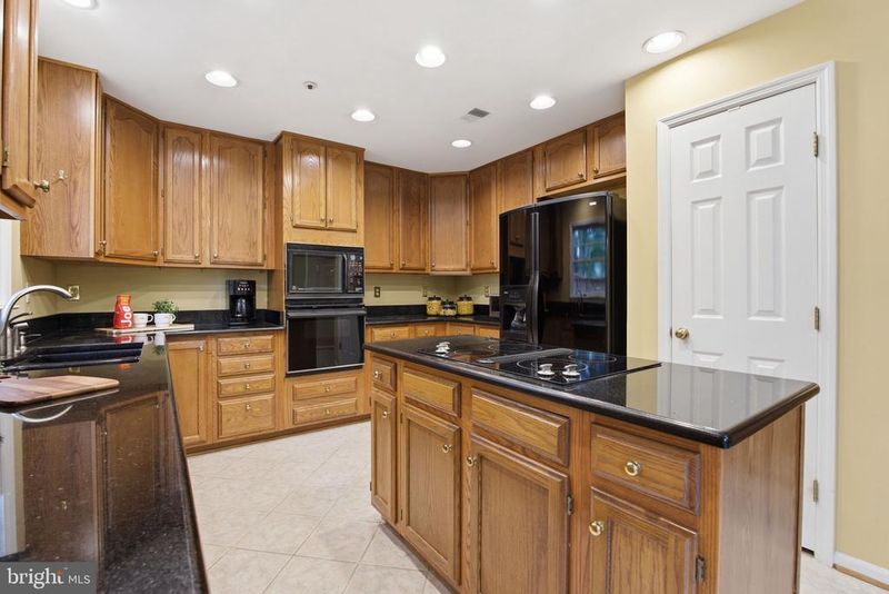 12634 Granite Ridge Dr, North Potomac, MD 20878