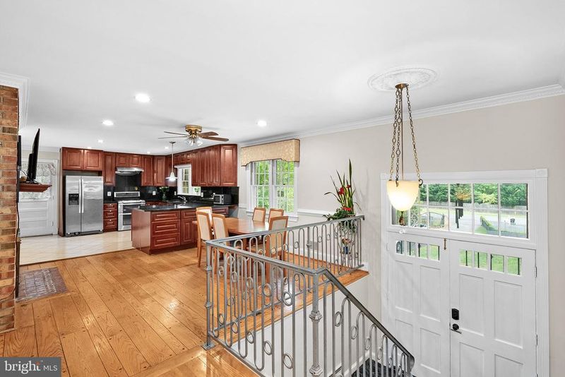 2435 Hunter Mill Rd, Vienna, VA 22181