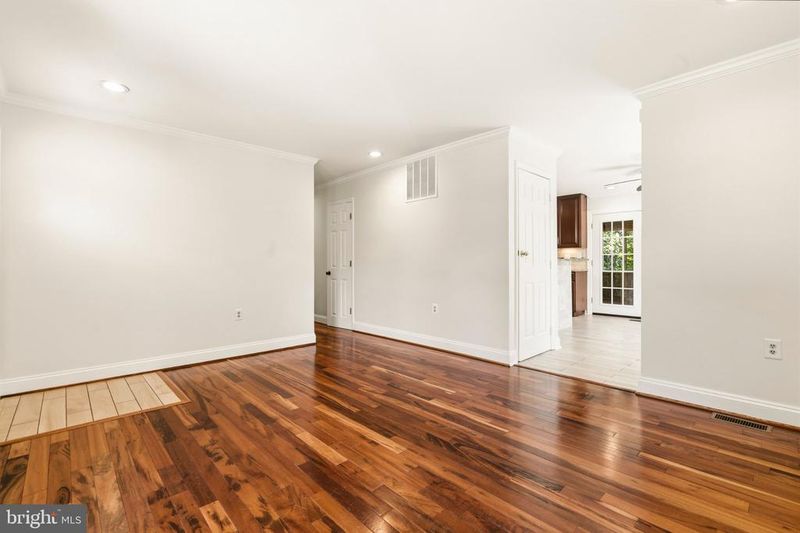7845 Metacomet Rd, Hanover, MD 21076