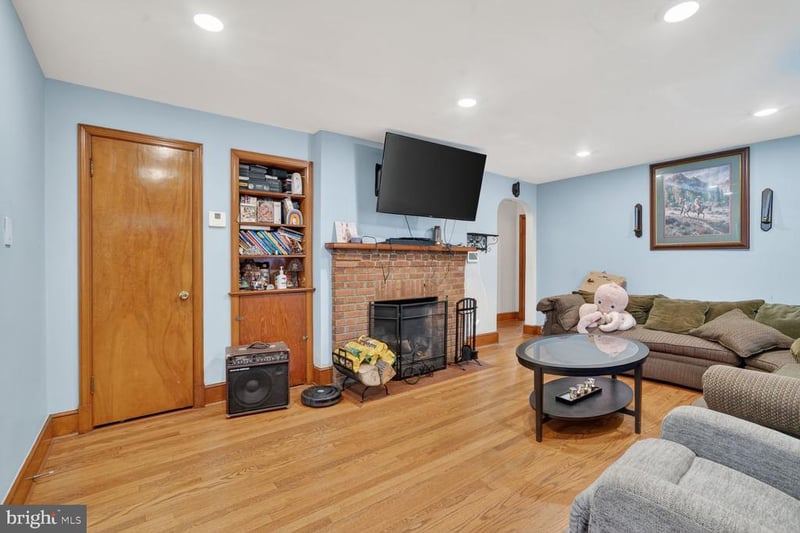 7021 E Chesapeake St, Hyattsville, MD 20785