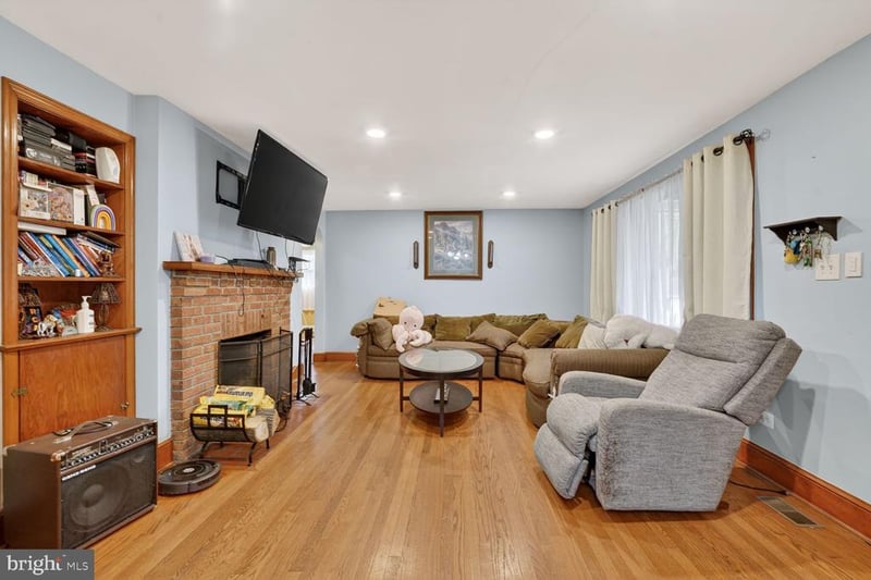 7021 E Chesapeake St, Hyattsville, MD 20785