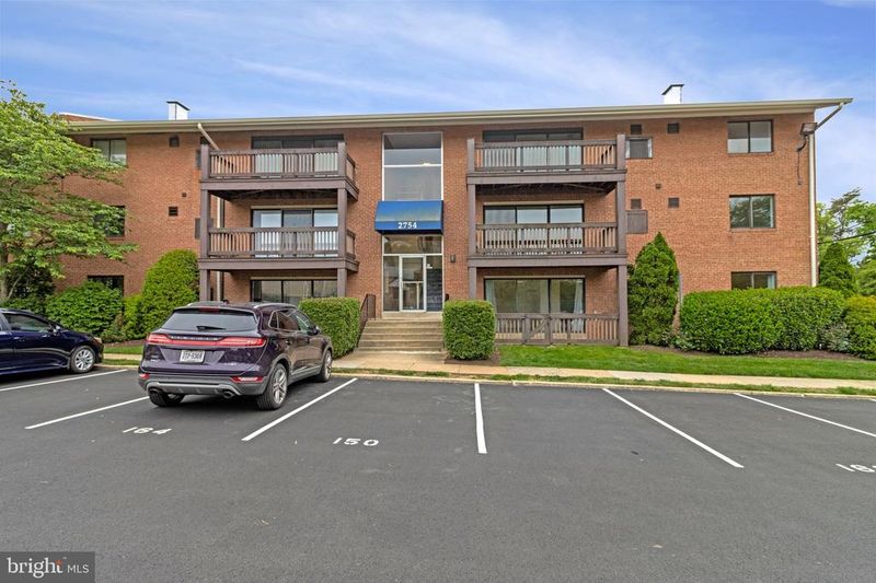 2754 Hollywood Rd #54/102, Falls Church, VA 22043