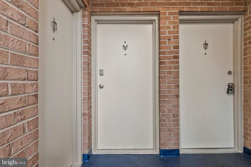 2754 Hollywood Rd #54/102, Falls Church, VA 22043