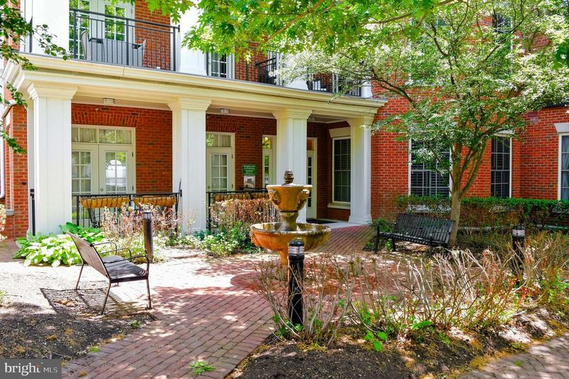 1023 N Royal St #116, Alexandria, VA 22314