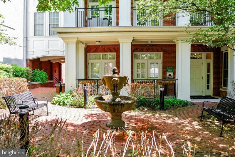 1023 N Royal St #116, Alexandria, VA 22314