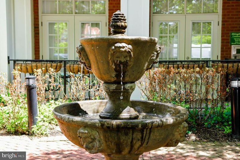 1023 N Royal St #116, Alexandria, VA 22314