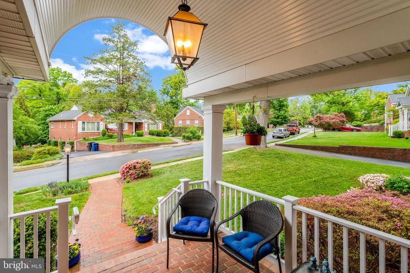 4912 28th St N, Arlington, VA 22207