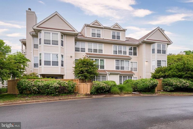 4505 Hazeltine Ct #D, Alexandria, VA 22312