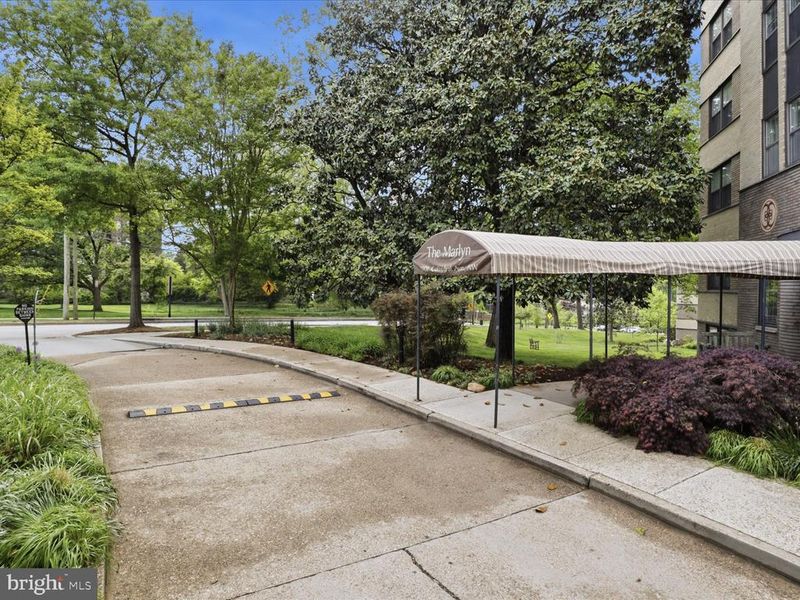 3901 Cathedral Ave NW #418, Washington, DC 20016