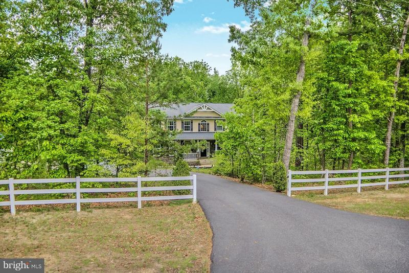 275 Cropp Rd, Fredericksburg, VA 22406