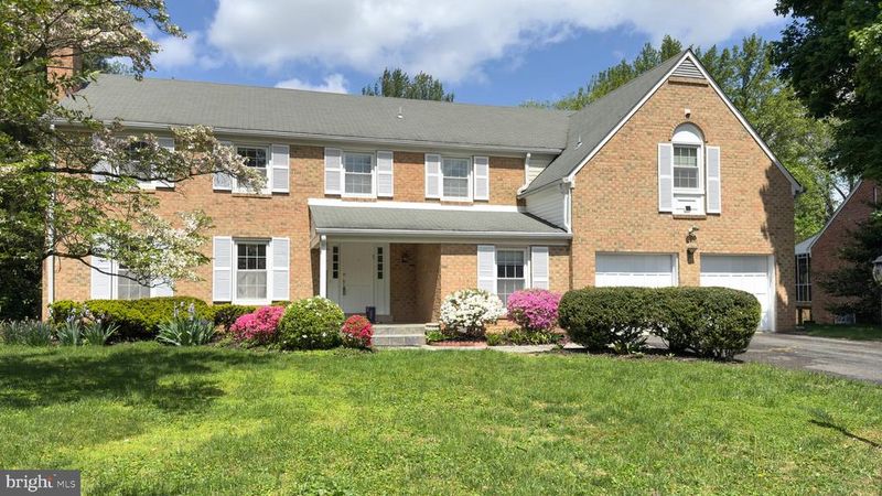 9125 Copenhaver Dr, Potomac, MD 20854