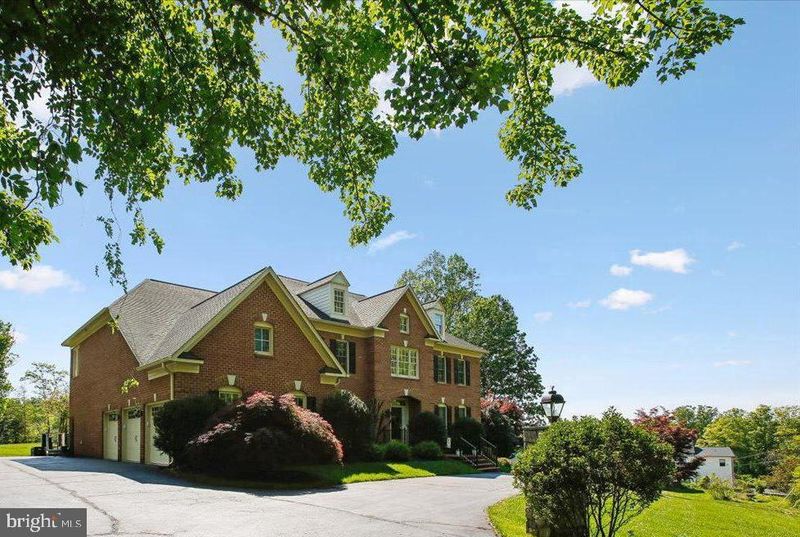 11133 Oakton Rd, Oakton, VA 22124
