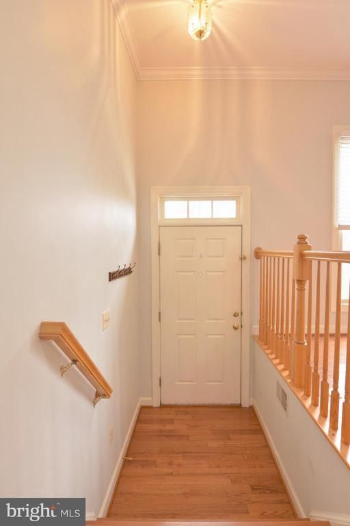 3 Sterling Ct, Rockville, MD 20850