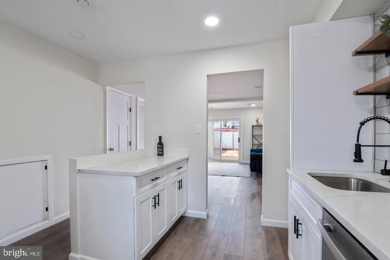 7616 Somerset Ln, Manassas, VA 20111