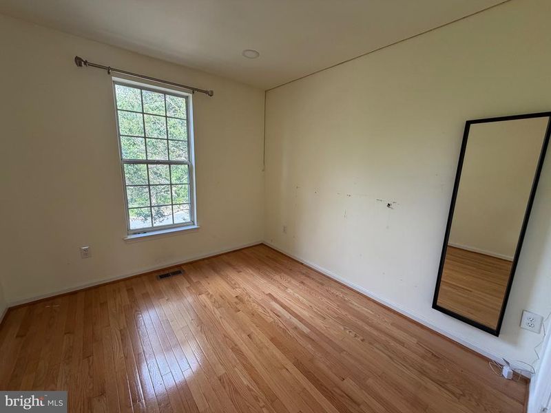 1835 Staley Manor Dr, Silver Spring, MD 20904