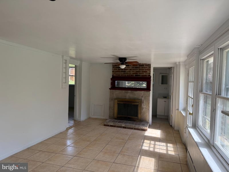 14212 Fisher Ave, Woodbridge, VA 22191