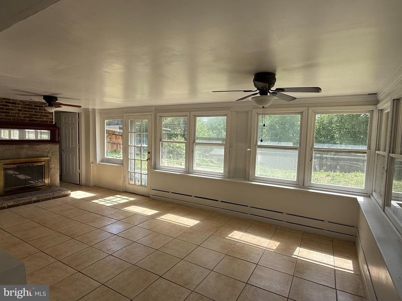 14212 Fisher Ave, Woodbridge, VA 22191