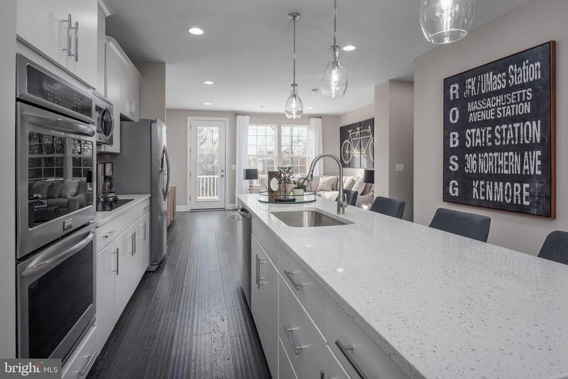 8900 Queensferry Rd, Manassas, VA 20112