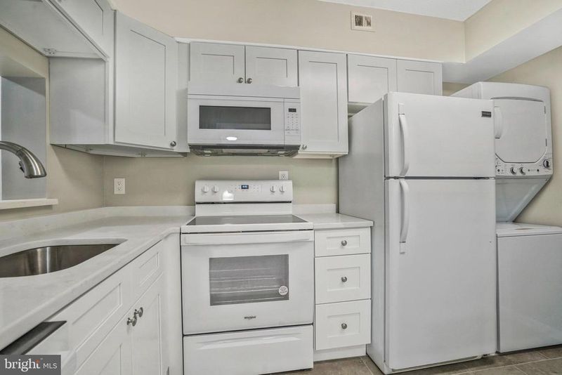 1805 Crystal Dr #515S, Arlington, VA 22202