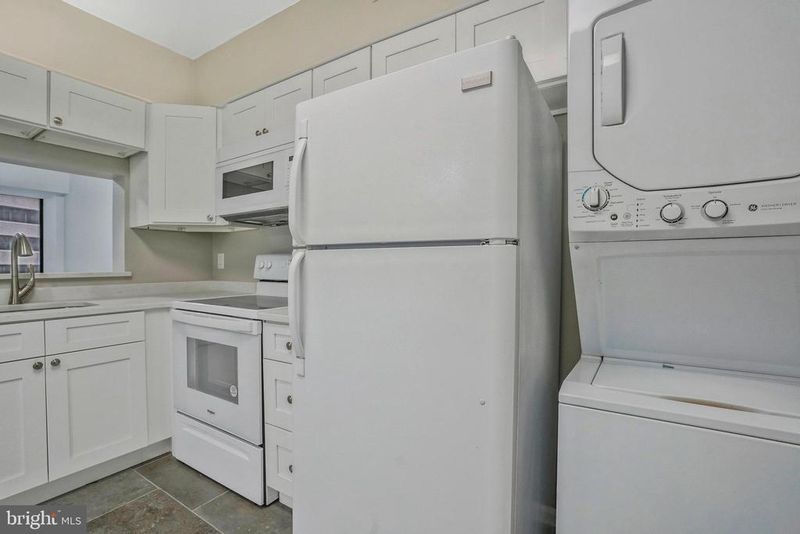 1805 Crystal Dr #515S, Arlington, VA 22202