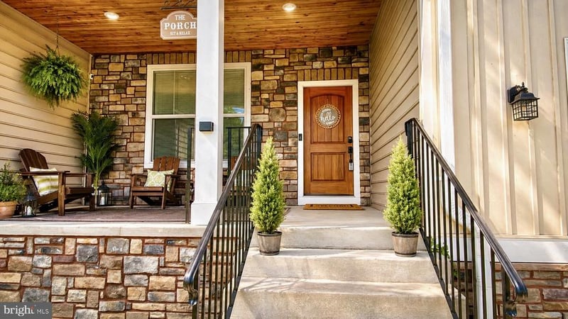 7313 Byrneley Ln, Annandale, VA 22003