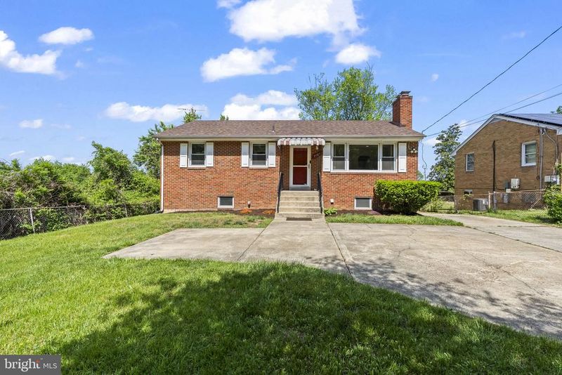 7109 Livingston Rd, Oxon Hill, MD 20745