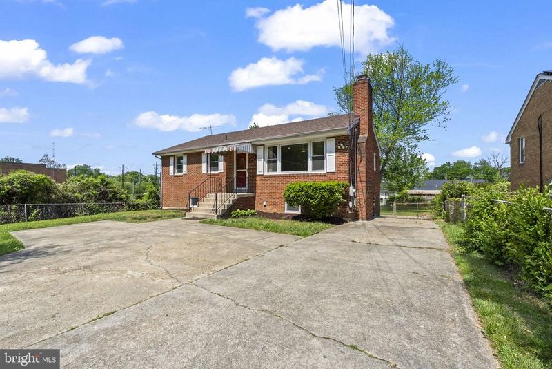 7109 Livingston Rd, Oxon Hill, MD 20745