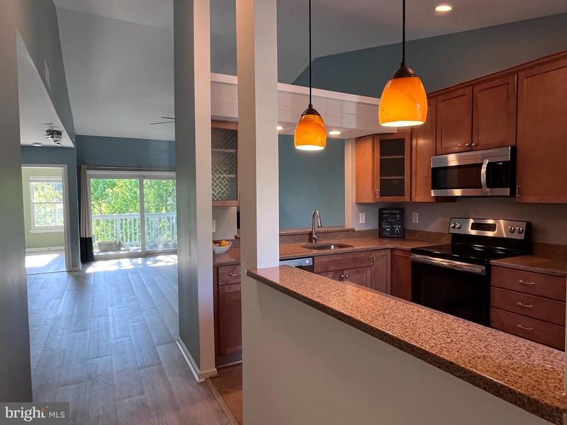 2940 Yarling Ct, Falls Church, VA 22042