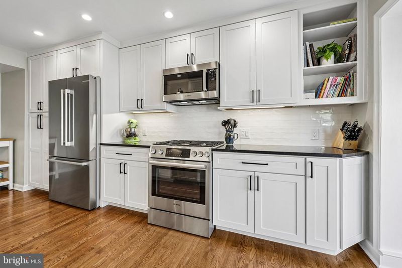 7438 Hallcrest Dr, Mclean, VA 22102