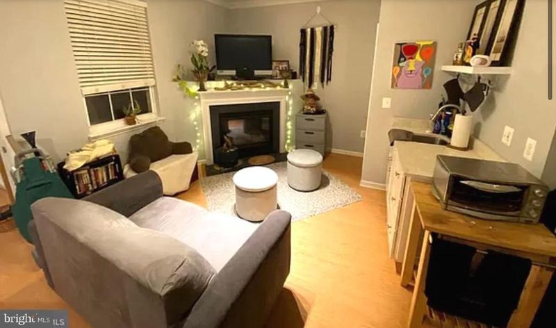 12660 Heron Ridge Dr, Fairfax, VA 22030