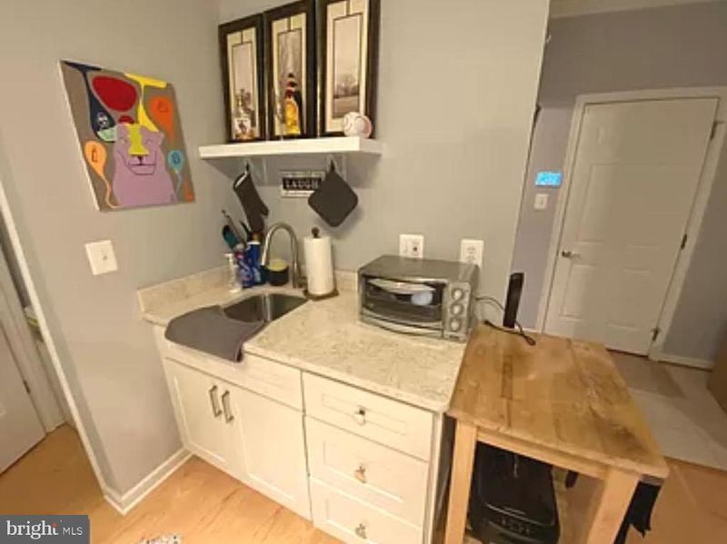 12660 Heron Ridge Dr, Fairfax, VA 22030