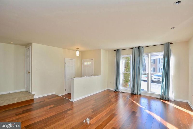 7209 Burton Hill Ct, Springfield, VA 22152