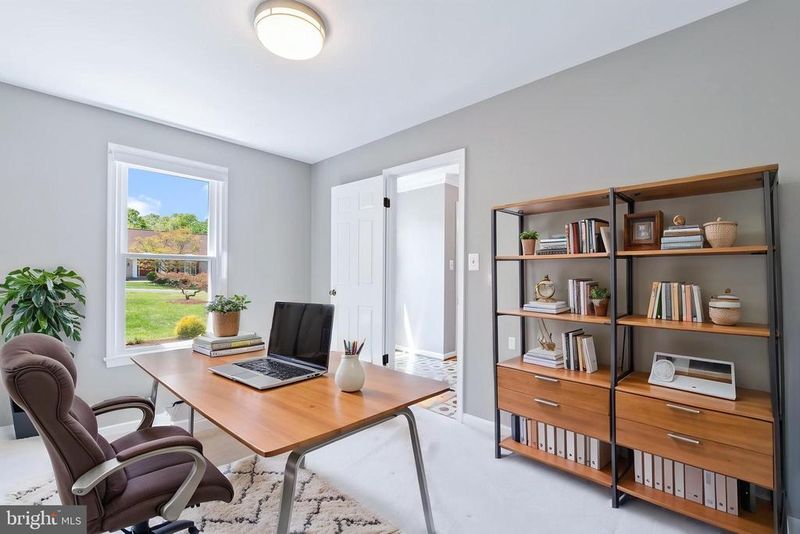 20809 Merle Dr, Gaithersburg, MD 20882