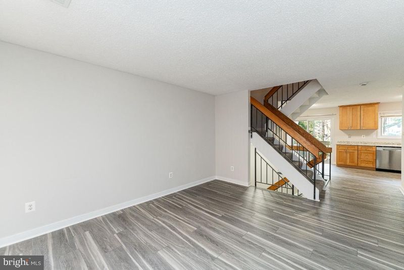 2442 Southgate Sq, Reston, VA 20191
