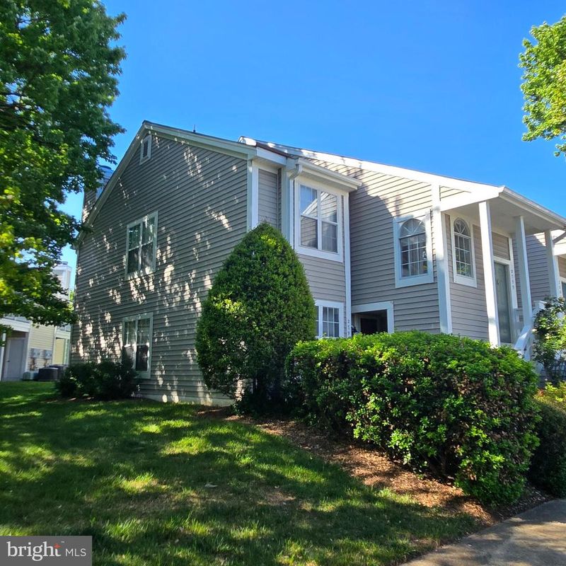 2799 Yarling Ct #2799, Falls Church, VA 22042