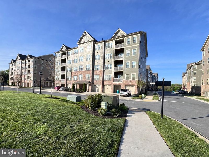 3422 Angelica Way #203, Frederick, MD 21704