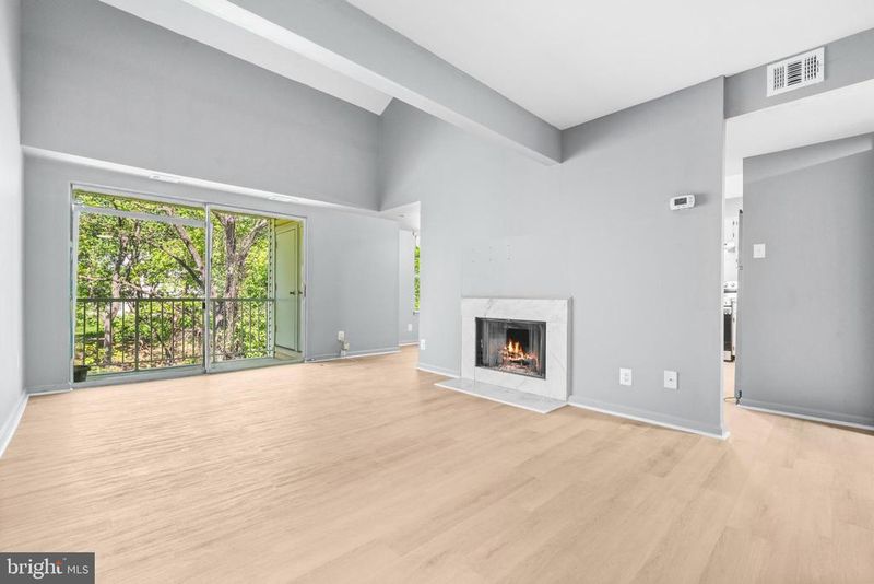 3 Pickering Ct #202, Germantown, MD 20874