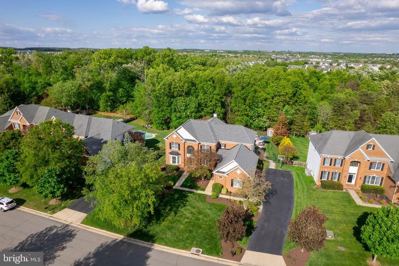 25554 Mimosa Tree Ct, Chantilly, VA 20152