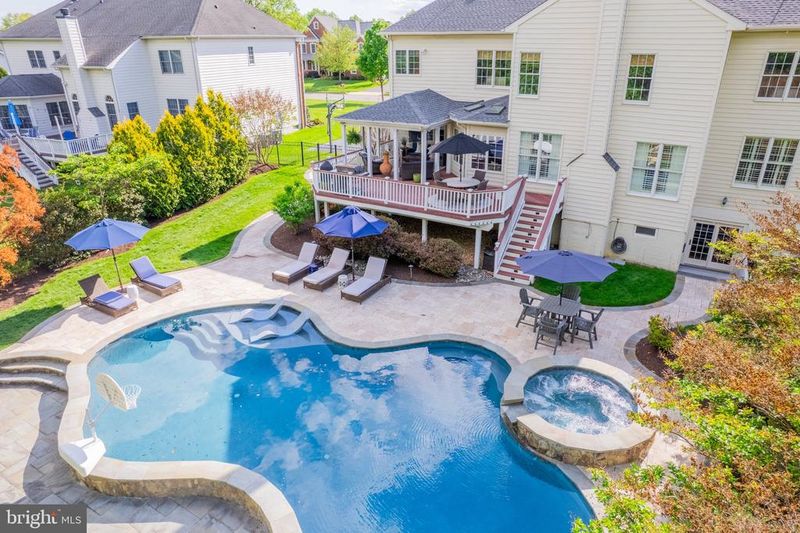 25554 Mimosa Tree Ct, Chantilly, VA 20152