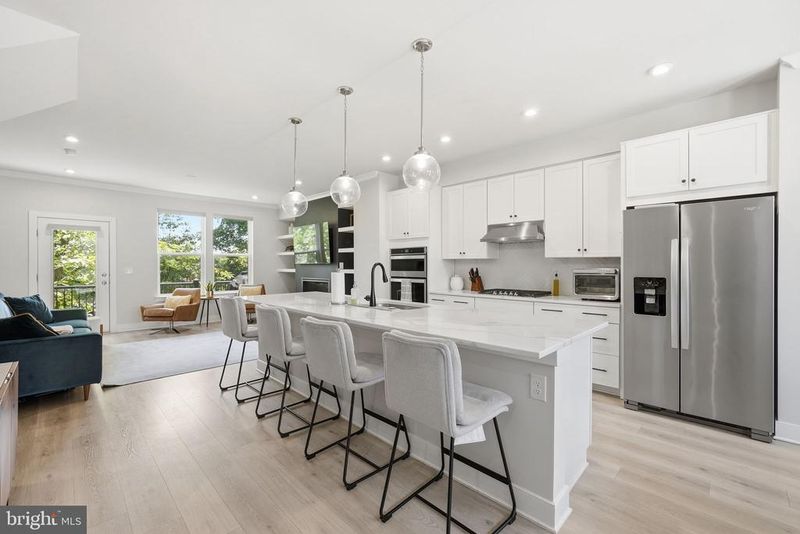 1015 S Taylor Ct, Arlington, VA 22204