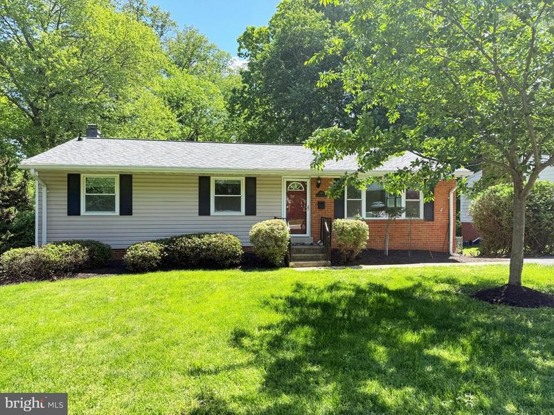 100 James Dr SW, Vienna, VA 22180