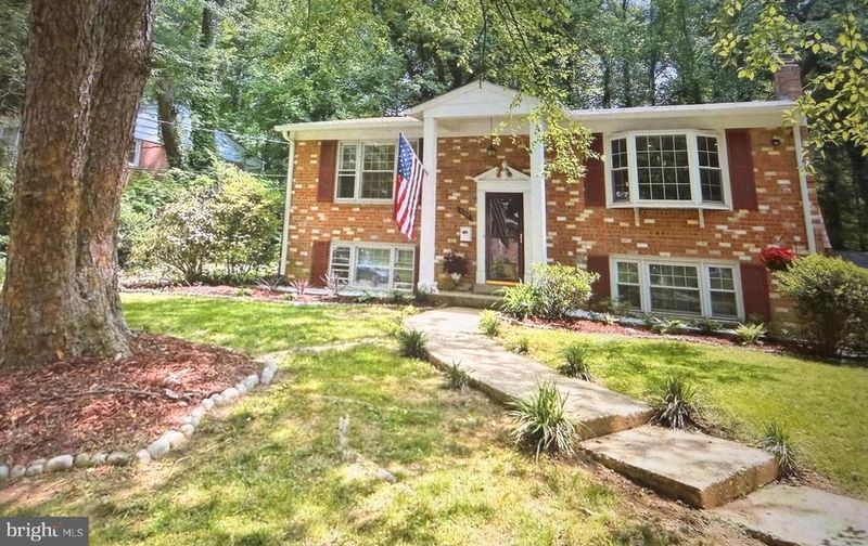9009 Orange Hunt Ln, Annandale, VA 22003