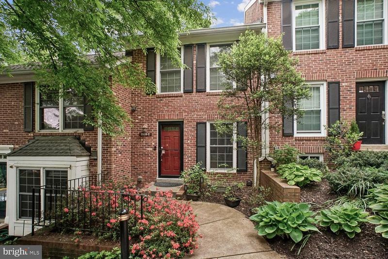 2528 S Walter Reed Dr #C, Arlington, VA 22206