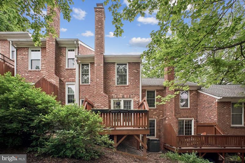 2528 S Walter Reed Dr #C, Arlington, VA 22206