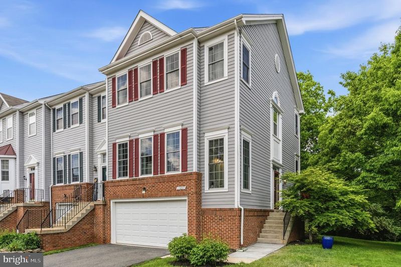 13057 Harvest Pl, Clifton, VA 20124