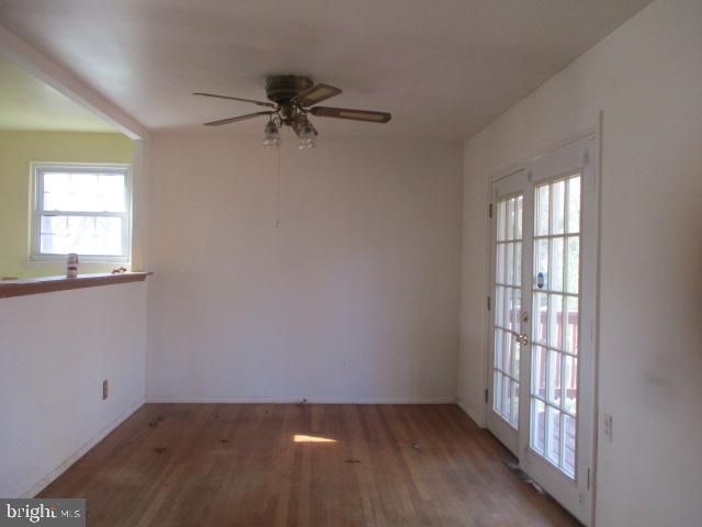 178 9th St, Pasadena, MD 21122