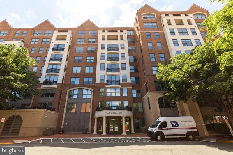 485 Harbor Side St #100, Woodbridge, VA 22191