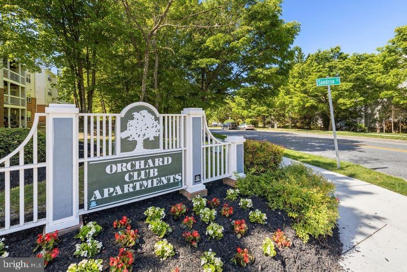 6205 Sandpiper Ct #202, Elkridge, MD 21075