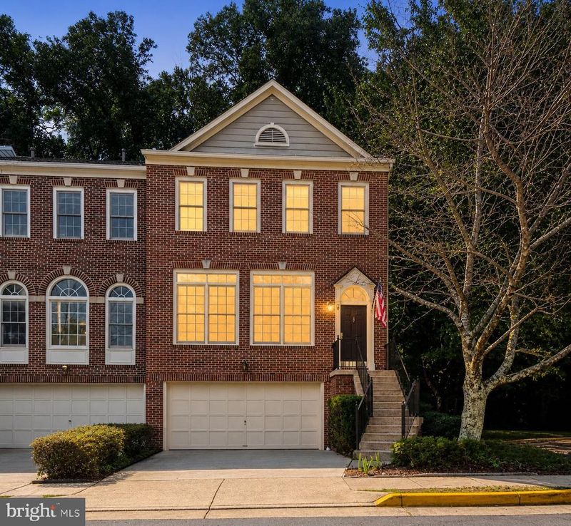2778 Thaxton Ln, Oakton, VA 22124