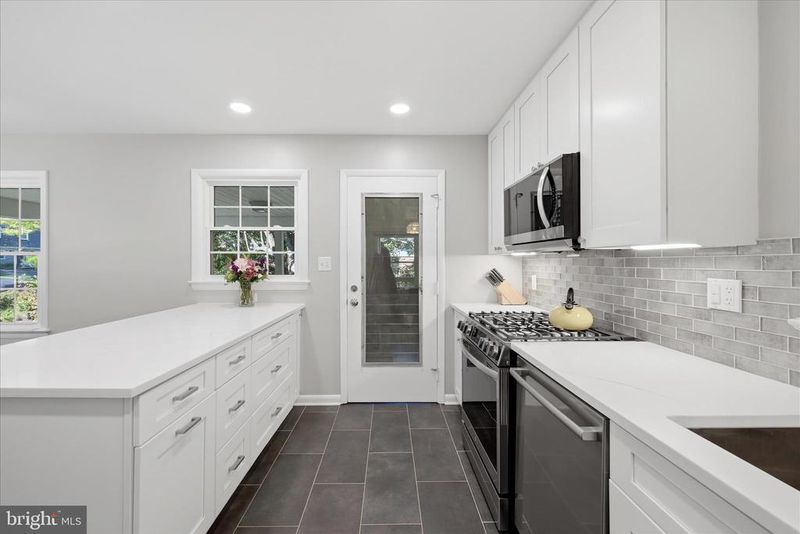 312 Broadleaf, Vienna, VA 22180